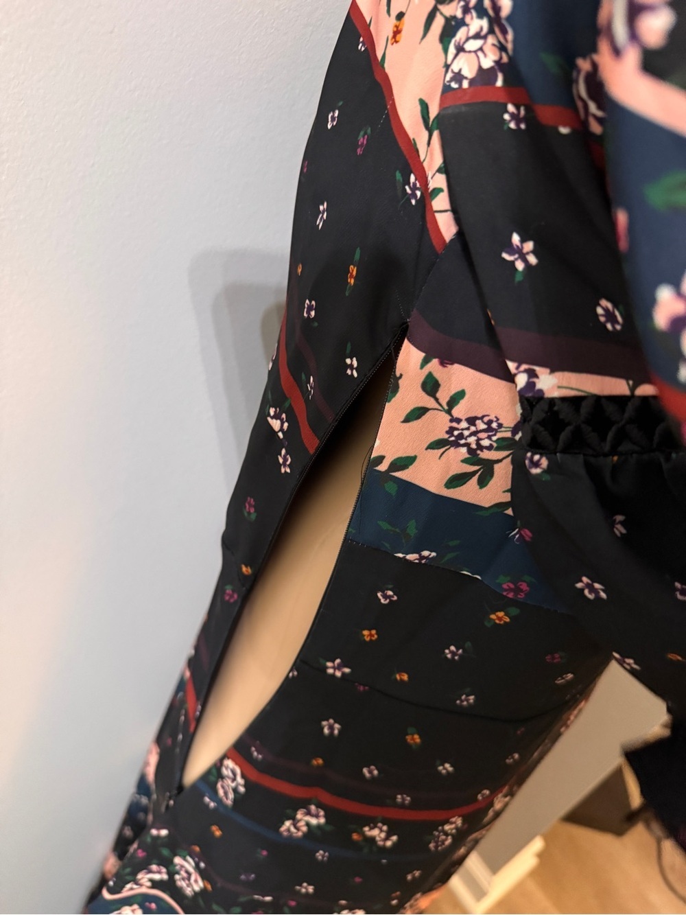 Ella Moon Maxi Dress Black Floral Medium Long Sleeve - Picture 5 of 6